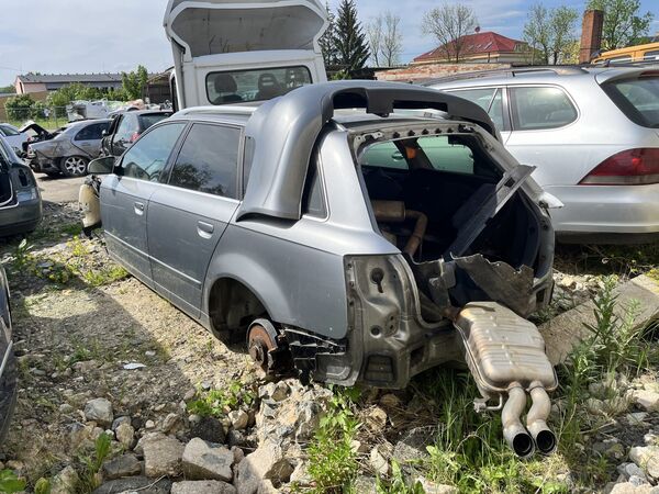 Rozebrané vozidlo připravené k ekologické likvidaci